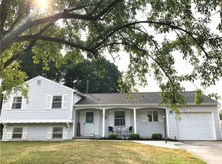57 Yellowstone Dr, West Henrietta, NY 14586