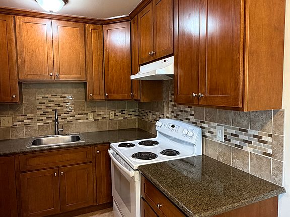5th image of 3203 Myles Ct #2