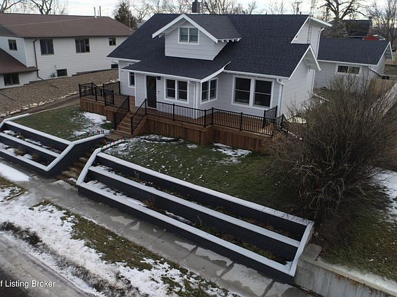 2nd image of 341 2nd St SE