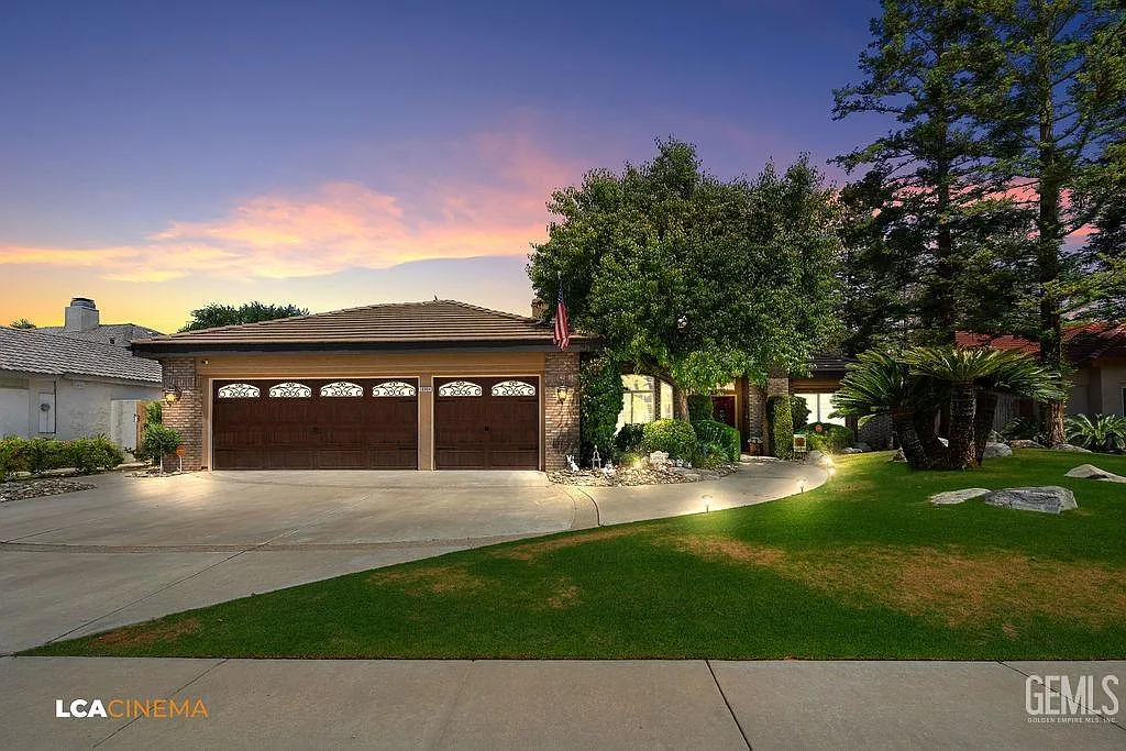 10904 Stony Point Dr photo 1