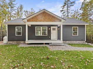 35 Rockwood Dr, Harrison, ME 04040