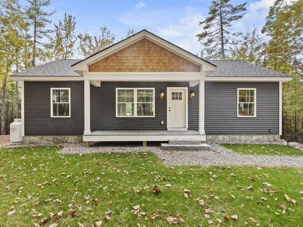 35 Rockwood Drive, Harrison, ME 04040
