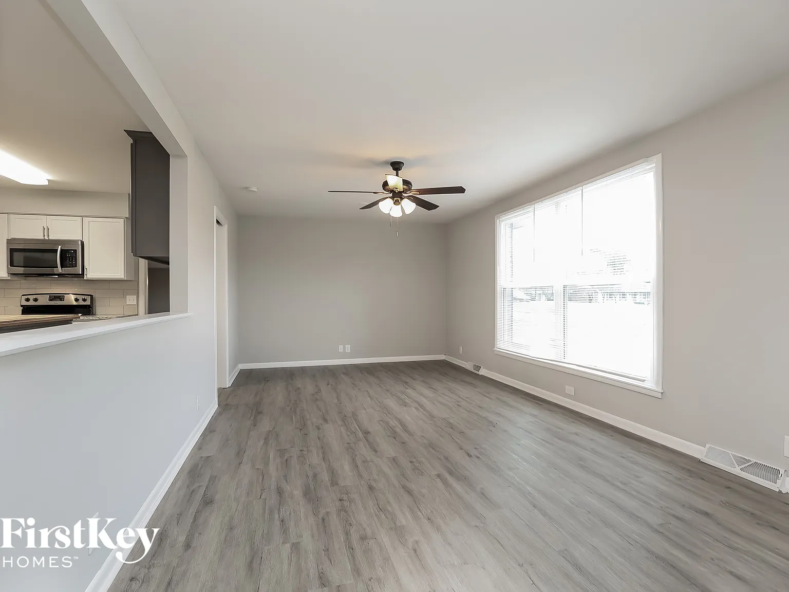 3 bed, 2.0 bath, 1859 sqft, $2,050 — Photo 2