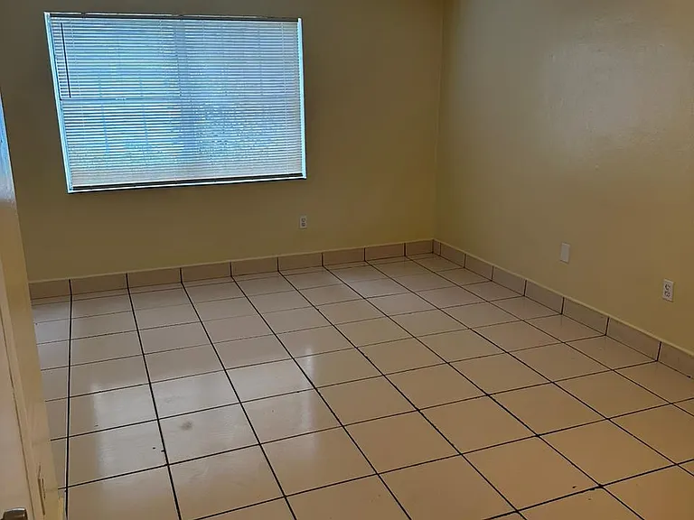 13695 NE 3rd Ct #C06 — Photo 2