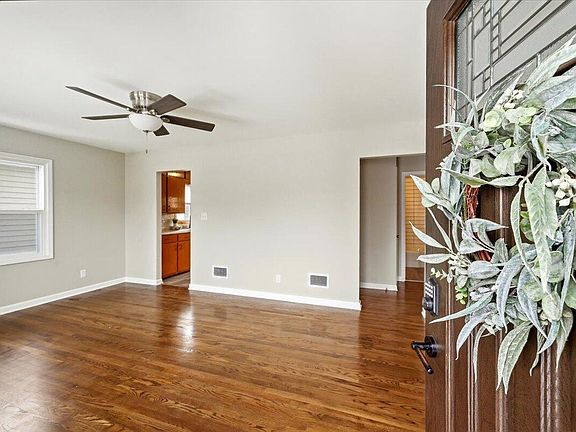 4th image of 2639 Avenue C