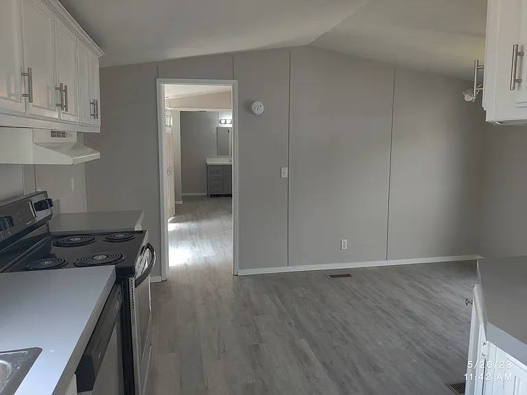 307 Jones Cir — Photo 7