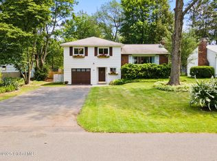 11 Greenock Rd, Delmar, NY 12054