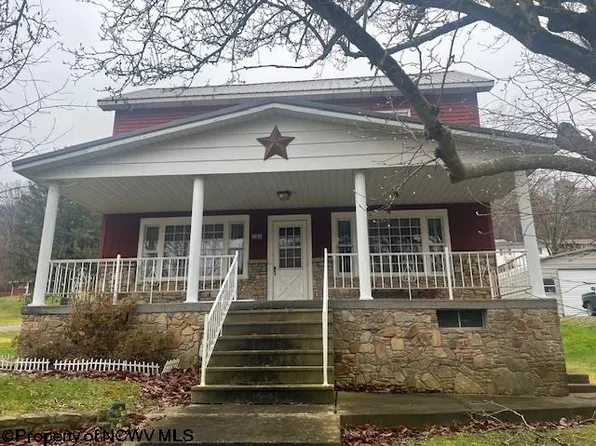 101 Chestnut St, Idamay, WV 26571