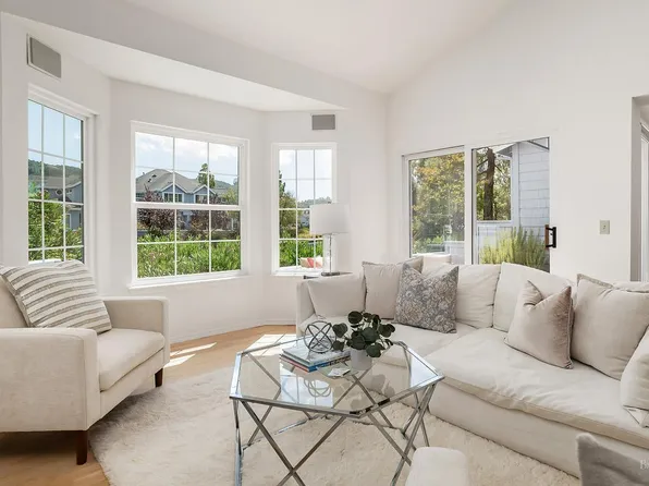 66 Mariners Circle, San Rafael, CA 94903