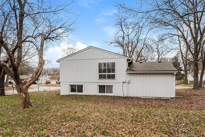 18906 E Arrowhead Dr — Photo 13