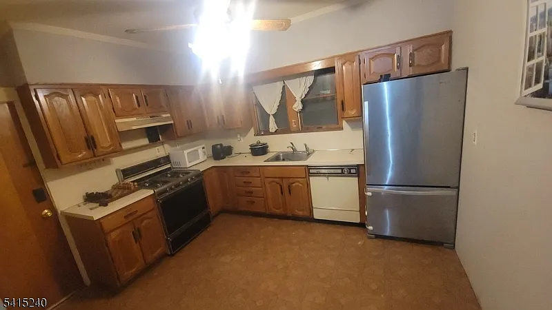 1 bed, 1.0 bath, $1,450 — Photo 2