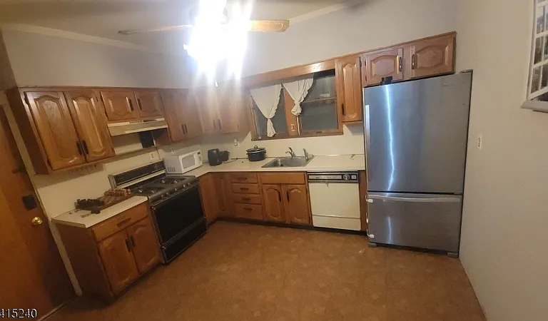 116 Elmora Ave — Photo 2