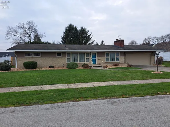 1305 Chestnut St, Fremont, OH 43420