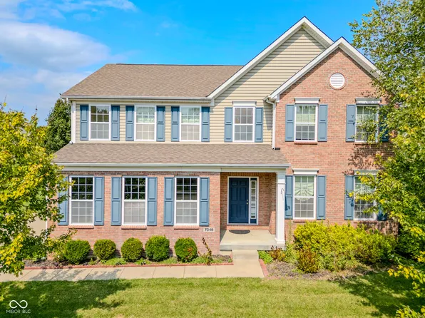 7048 Stoney Ridge Dr, Columbus, IN 47201