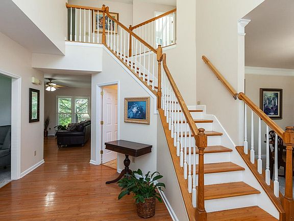 2nd image of 507 Prince Of Wales Ct