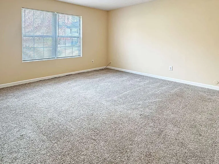 4801 Victoria Ct — Photo 13