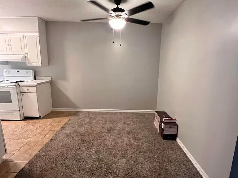 Woodward Park Apartments — Photo 3