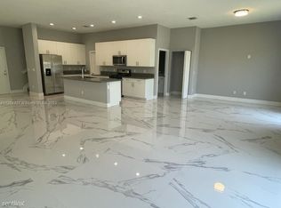 4920 Whispering Way, Dania Beach, FL 33312