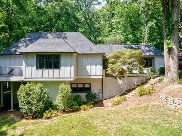 5530 W Idlewood Ln, Sandy Springs, GA 30327