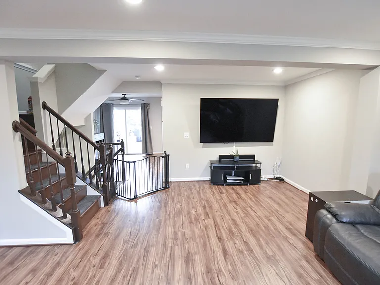 109 Shirley Sq SE — Photo 10