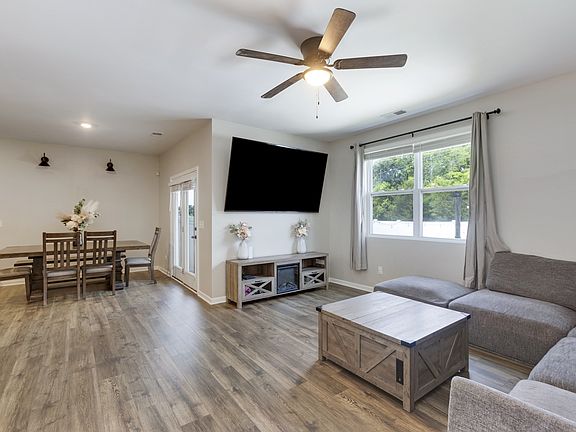 5th image of 5051 Hunters Village Dr