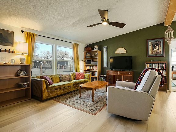 4th image of 532 Mockingbird Ln