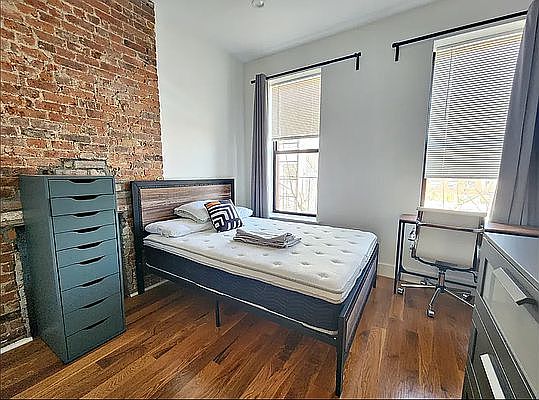 4th image of 827 Quincy St #4A