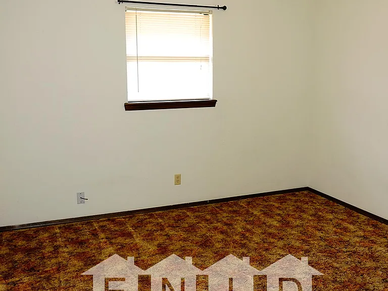 117 N Eufaula Dr — Photo 9