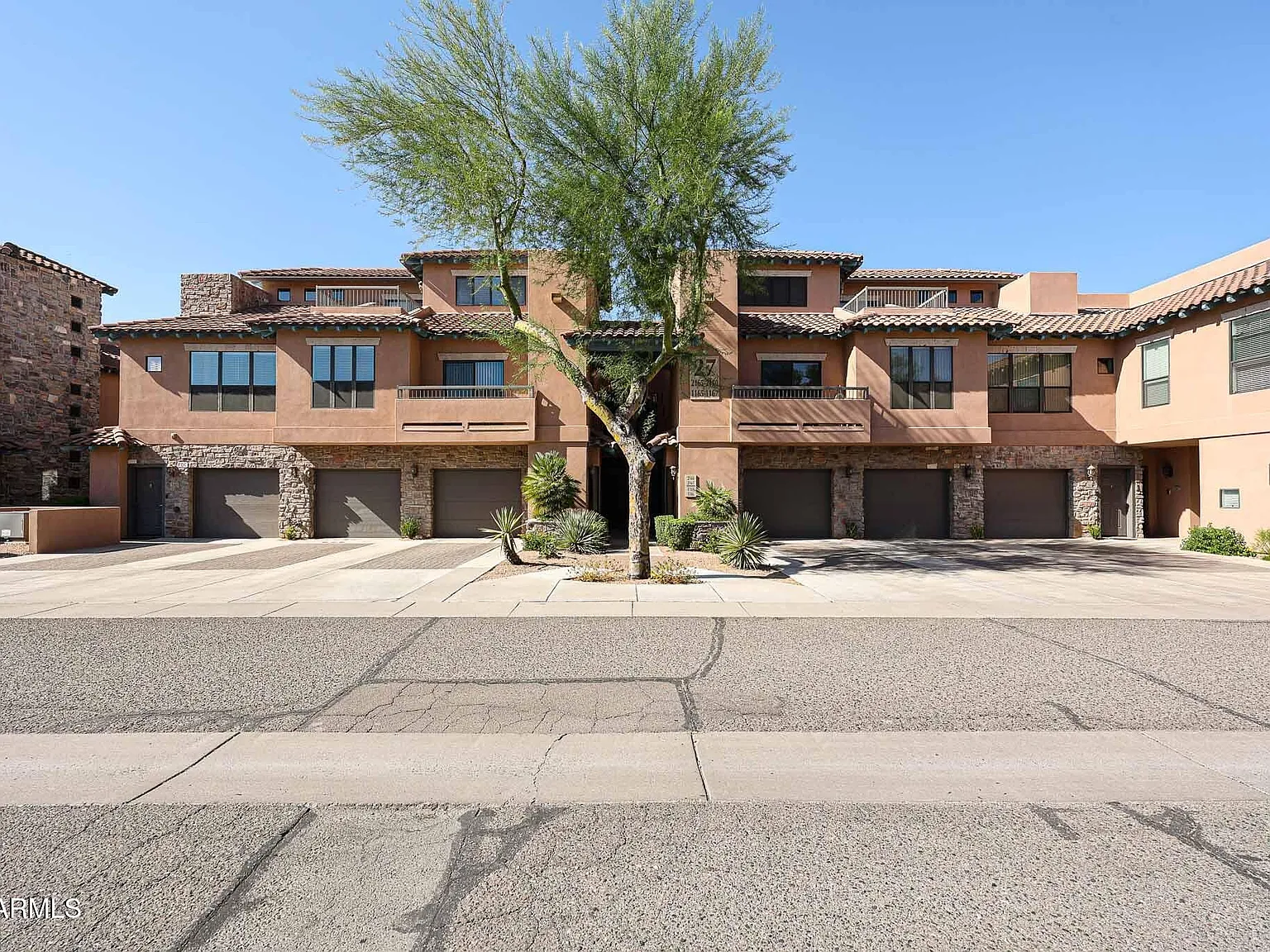2 bed, 1469 sqft, $2,200 — Photo 2