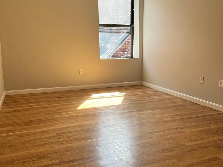 22 High St #4 — Photo 4