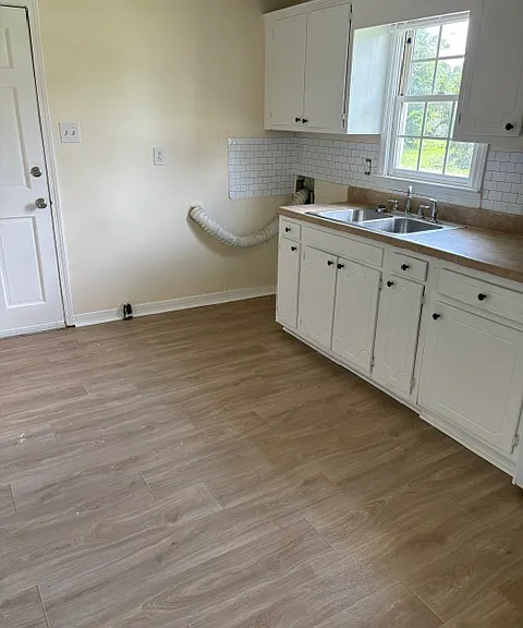 11 Paradise Ln — Photo 2