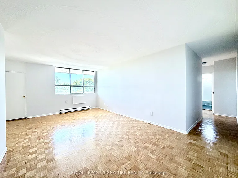 525 Eglinton Ave E #804 — Photo 4