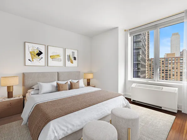 60 Riverside Boulevard image 3 of 20