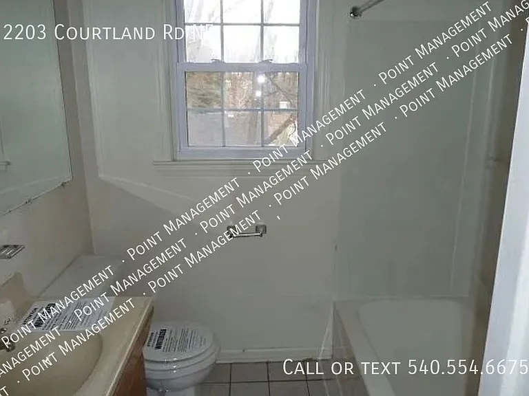 2203 Courtland Rd NE — Photo 3
