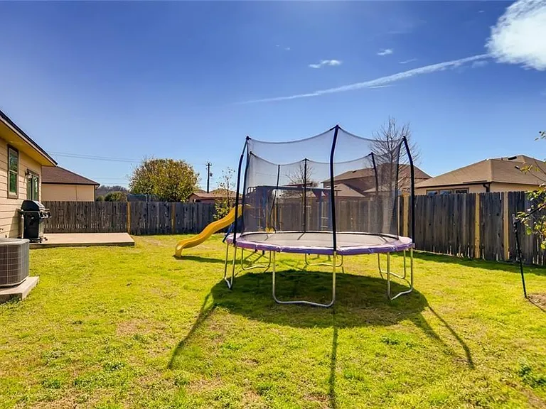 2240 McCombs St — Photo 25
