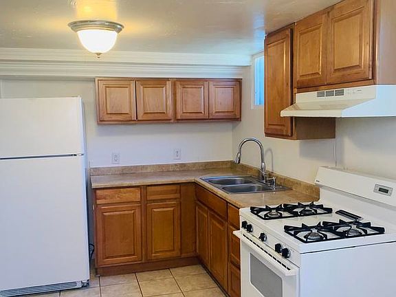 3rd image of 145 E 1000 S Basement 2