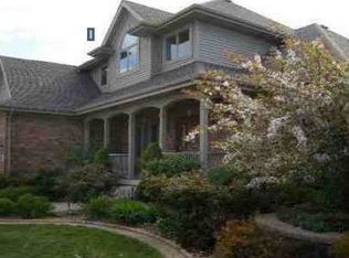 9620 Julia Dr, Saint John, IN 46373
