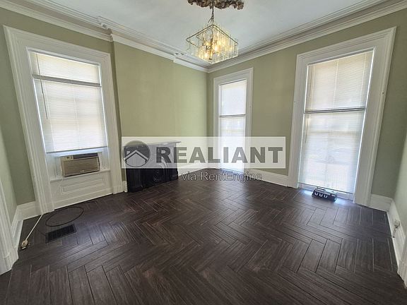 3rd image of 716 Lewis St APT 2