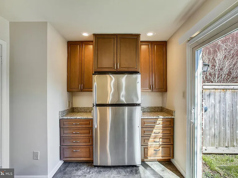 1525 Oronoco St — Photo 11