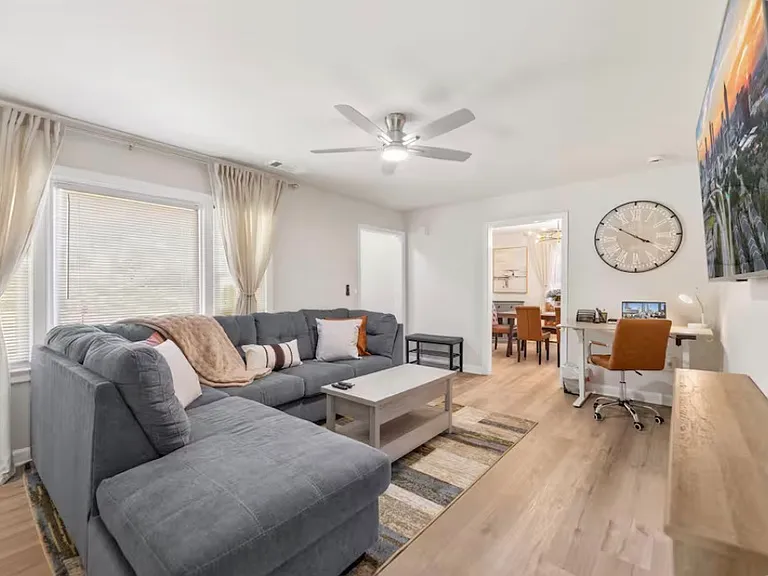 1692 S Olympian Way SW — Photo 1