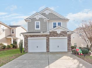 2011 NE Remington Oaks Cir, Cary, NC 27519