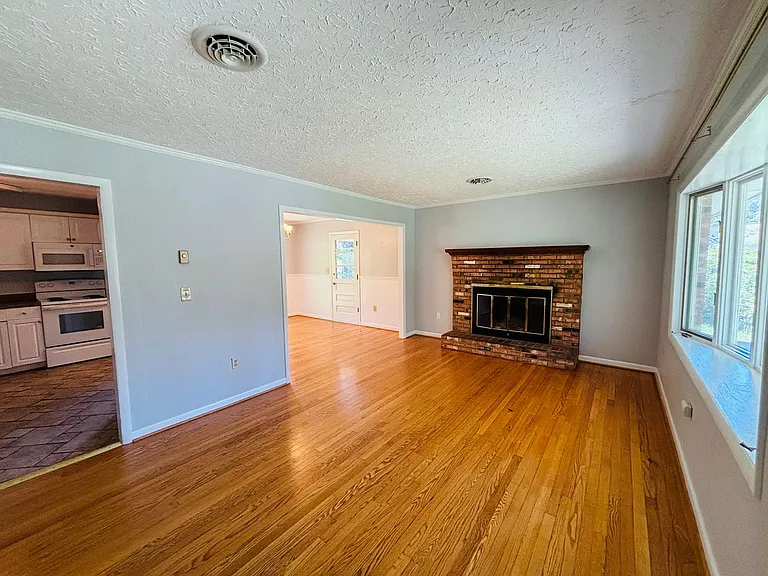1105 Robin Rd — Photo 24