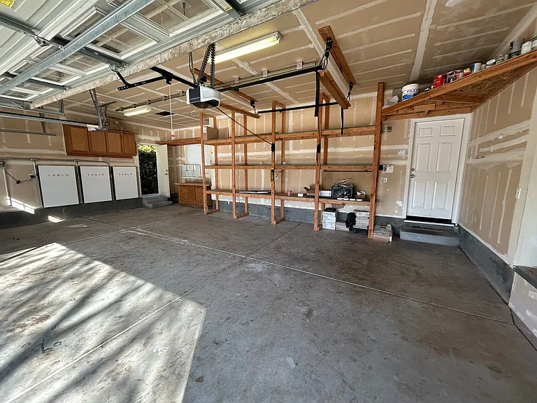 212 Riverbend Ln — Photo 36