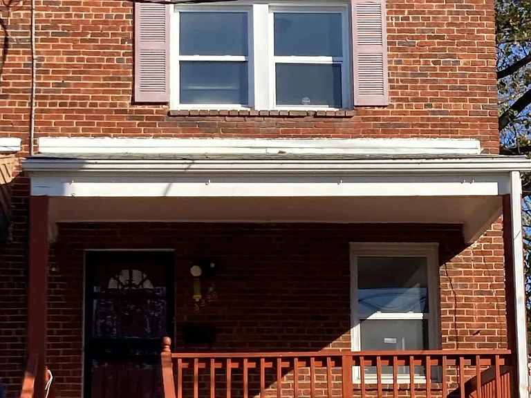 3326 10th Pl SE — Photo 1