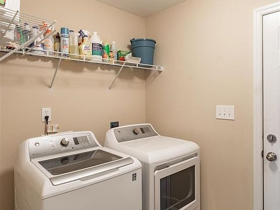 3rd image of 208 Summer Cove Cir NW