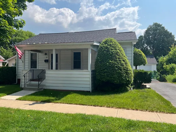 14 Palmer St, Plattsburgh, NY 12901