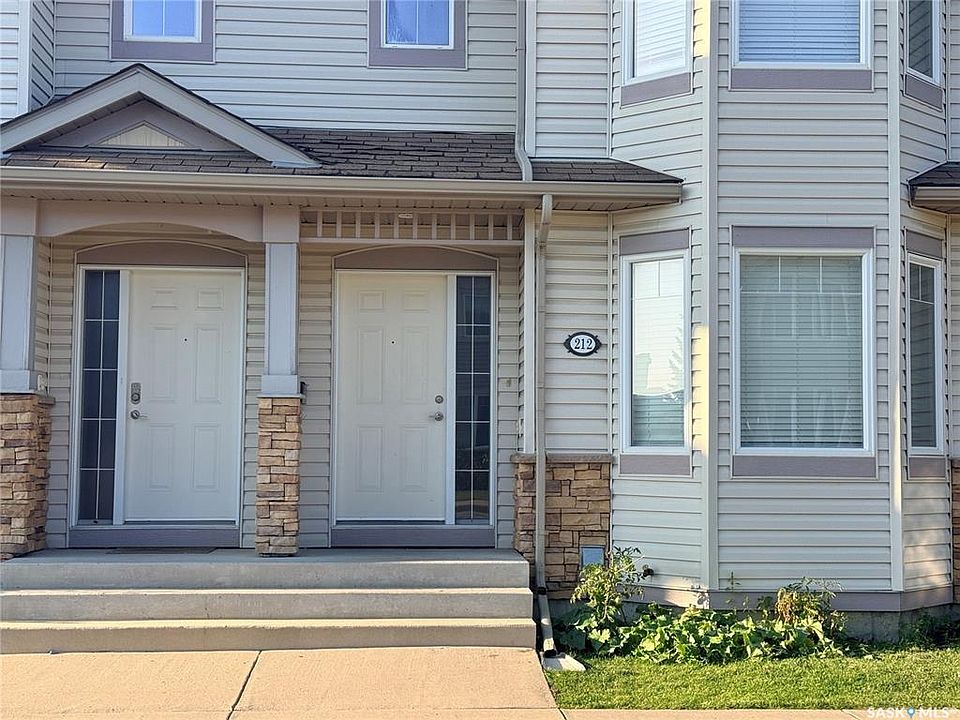 1st image of UNIT 212-415 Lynd CRESCENT