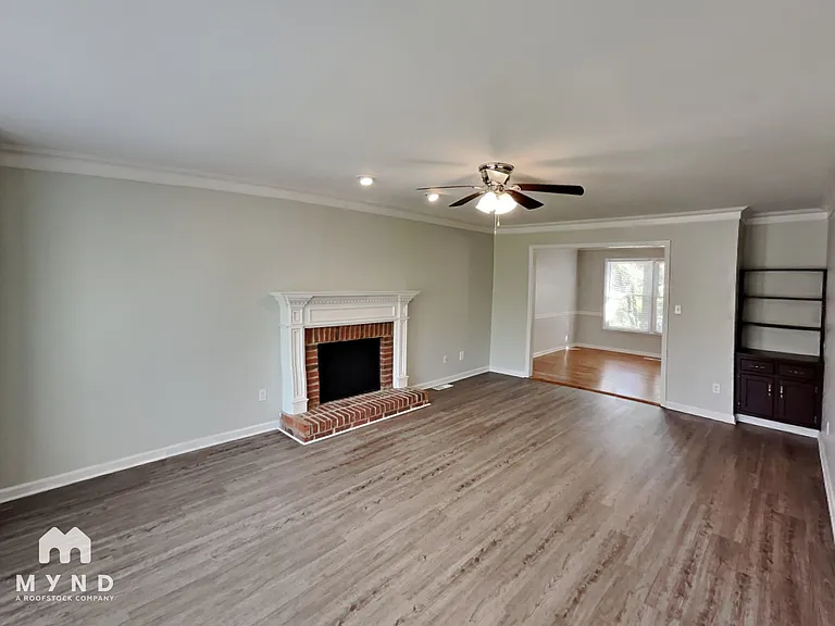 1728 Russet Woods Ln — Photo 8