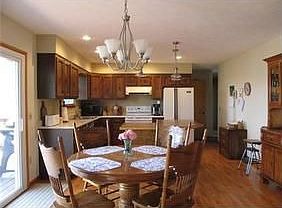 3rd image of 809 Suncrest Pl