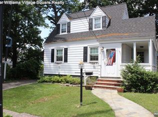 4 Oak Pl, Hawthorne, NJ 07506